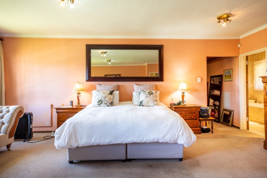 5 Bedroom Property for Sale in Lyndoch Western Cape